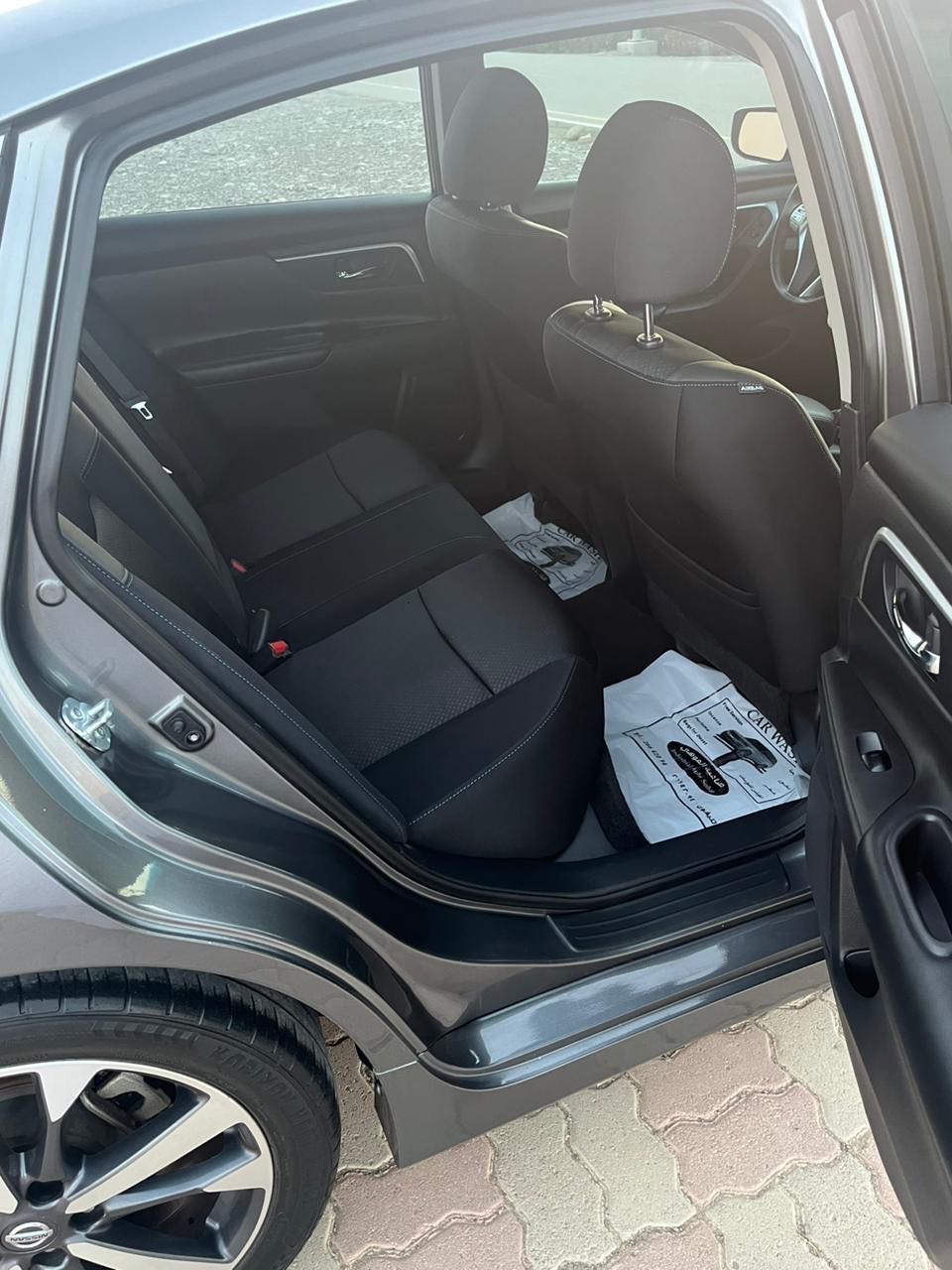 Car Image 2016 NISSAN ALTIMA SR