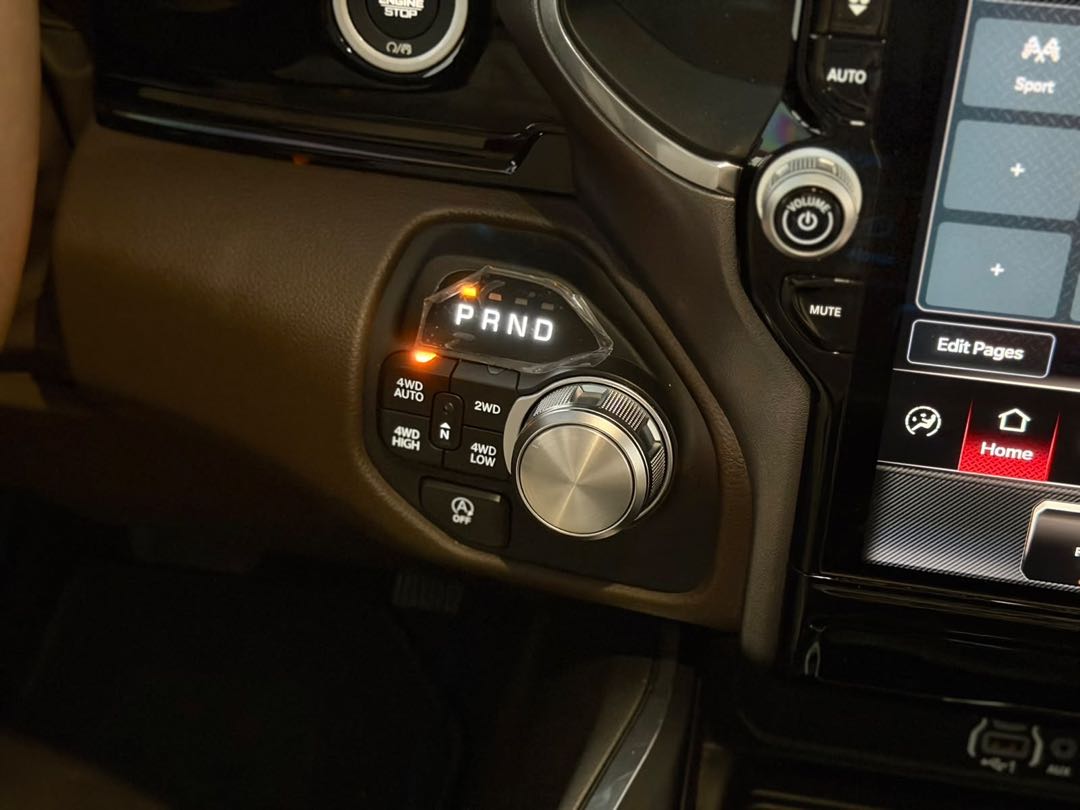 Car Image 2025 RAM 1500 