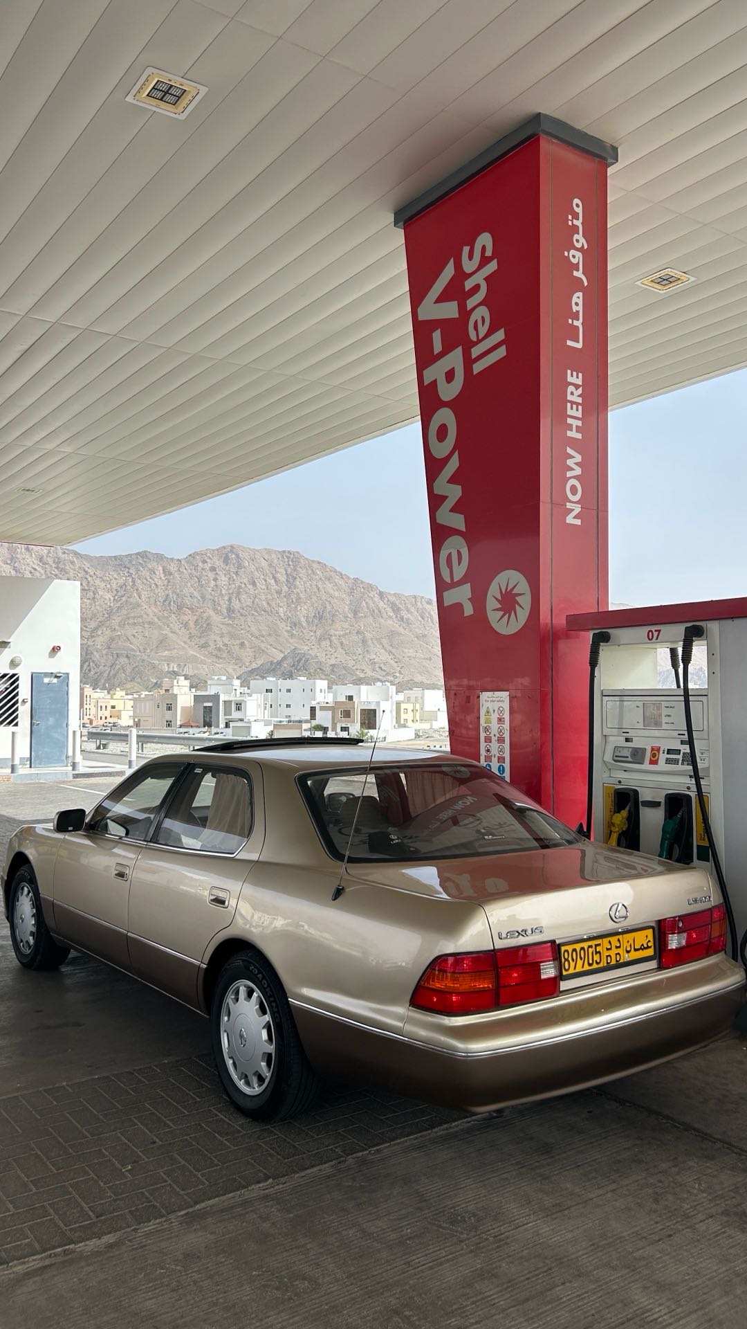 Car Image 1996 LEXUS LS 400