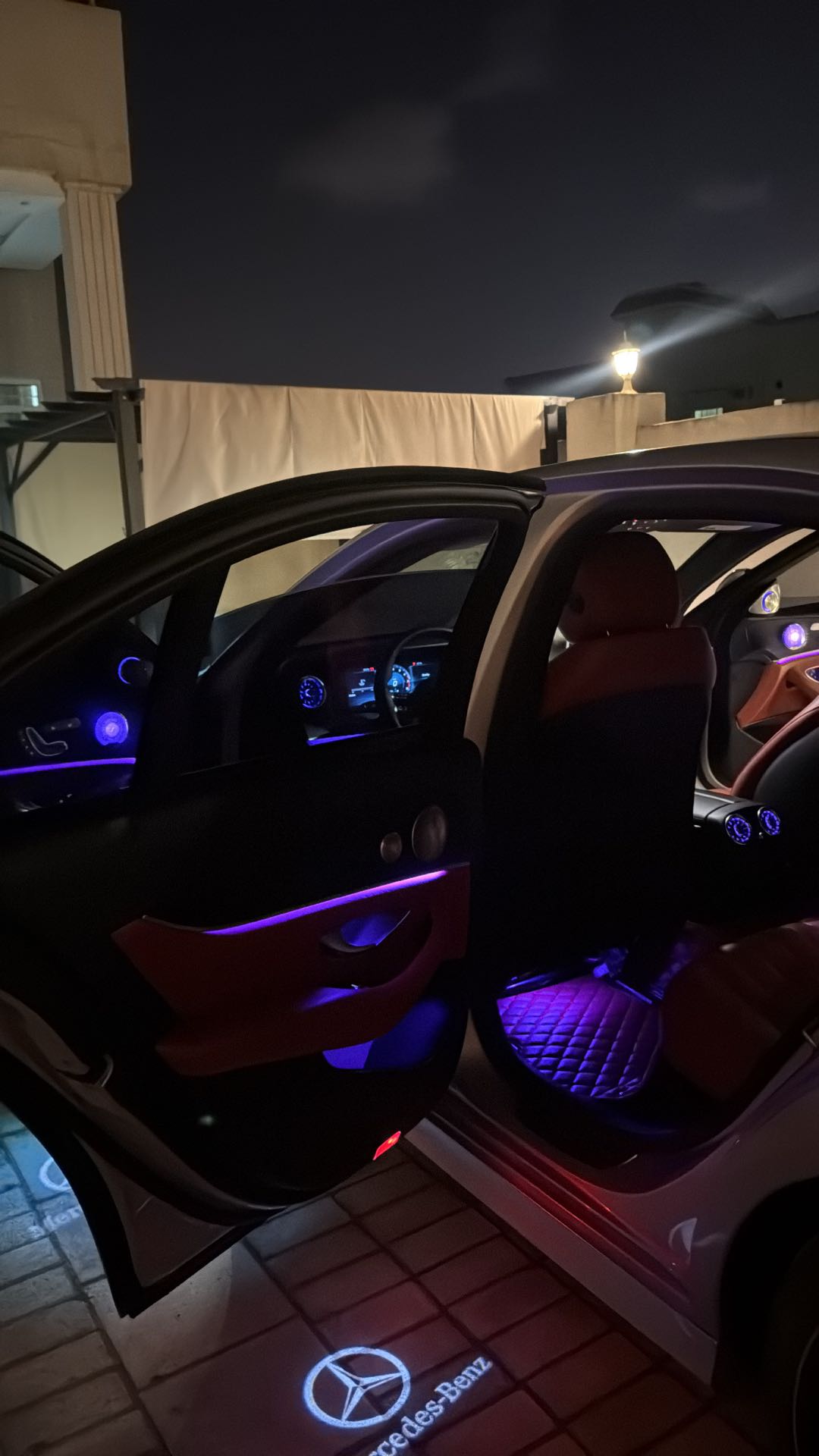 Car Image 2017 MERCEDES E Class 300