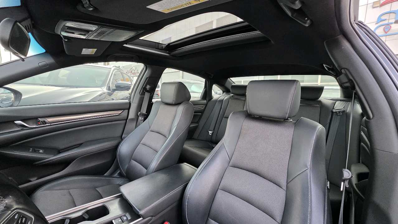 Car Image 2018 HONDA ACCORD EXL
