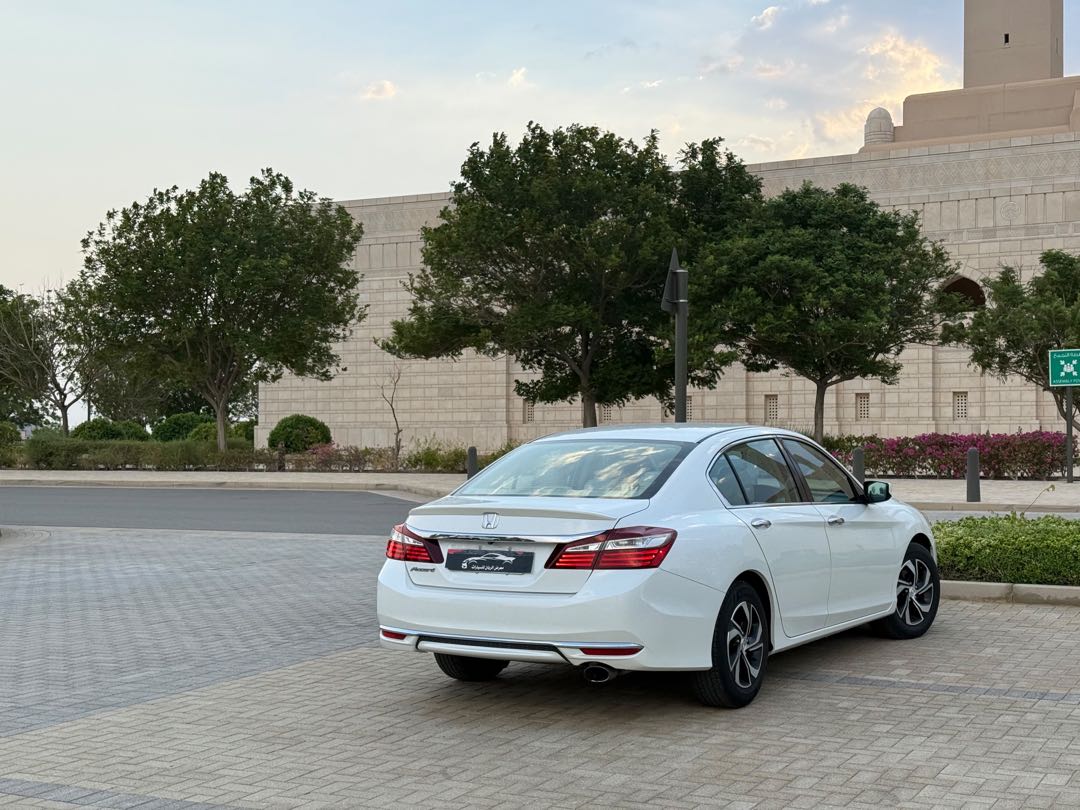 Car Image 2017 HONDA ACCORD LX