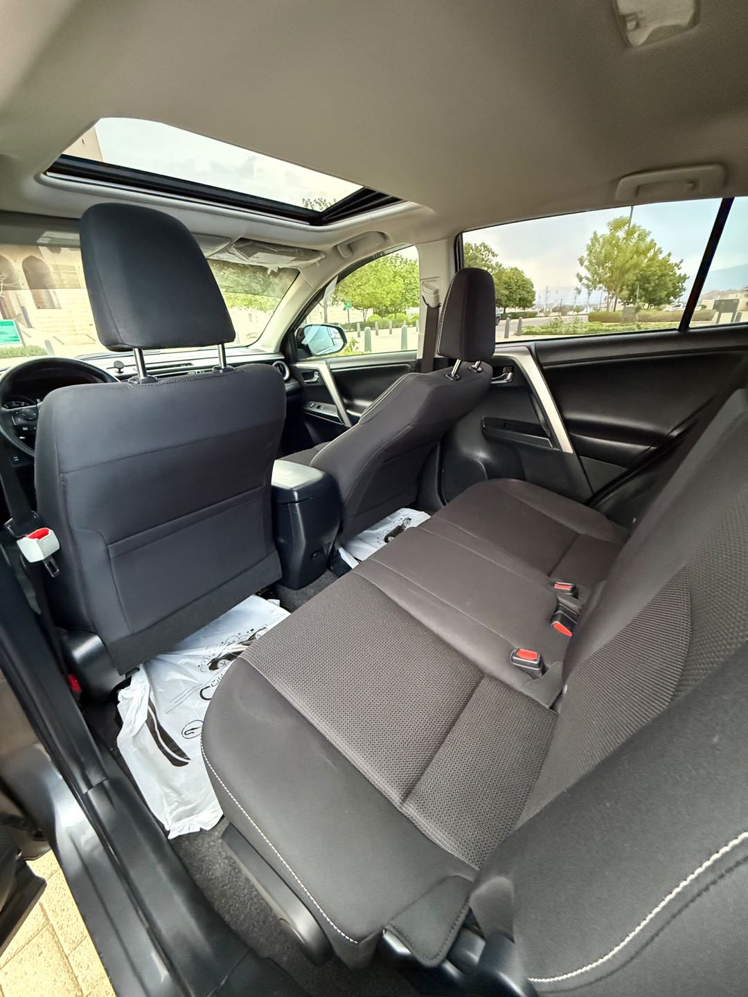 Car Image 2017 TOYOTA RAV4 XLE