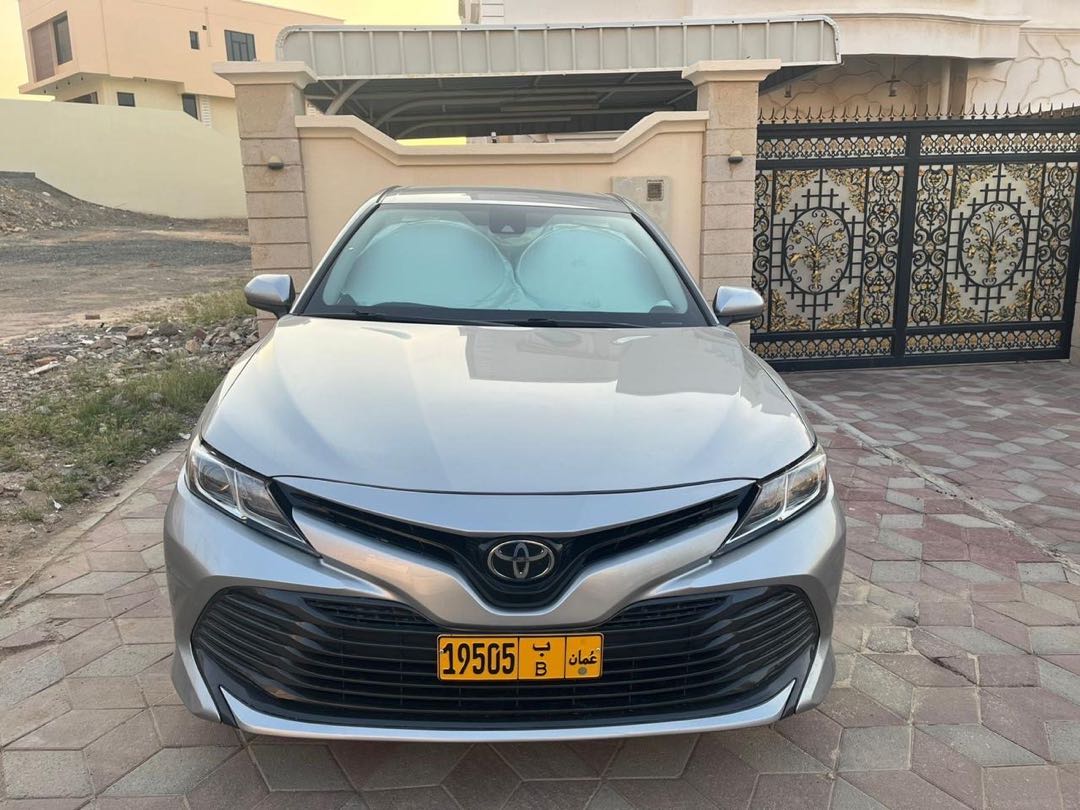 Car Image 2019 TOYOTA CAMRY LE