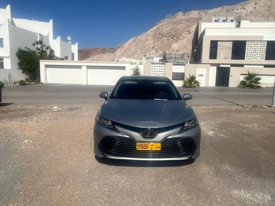 Car Image 2019 TOYOTA CAMRY LE