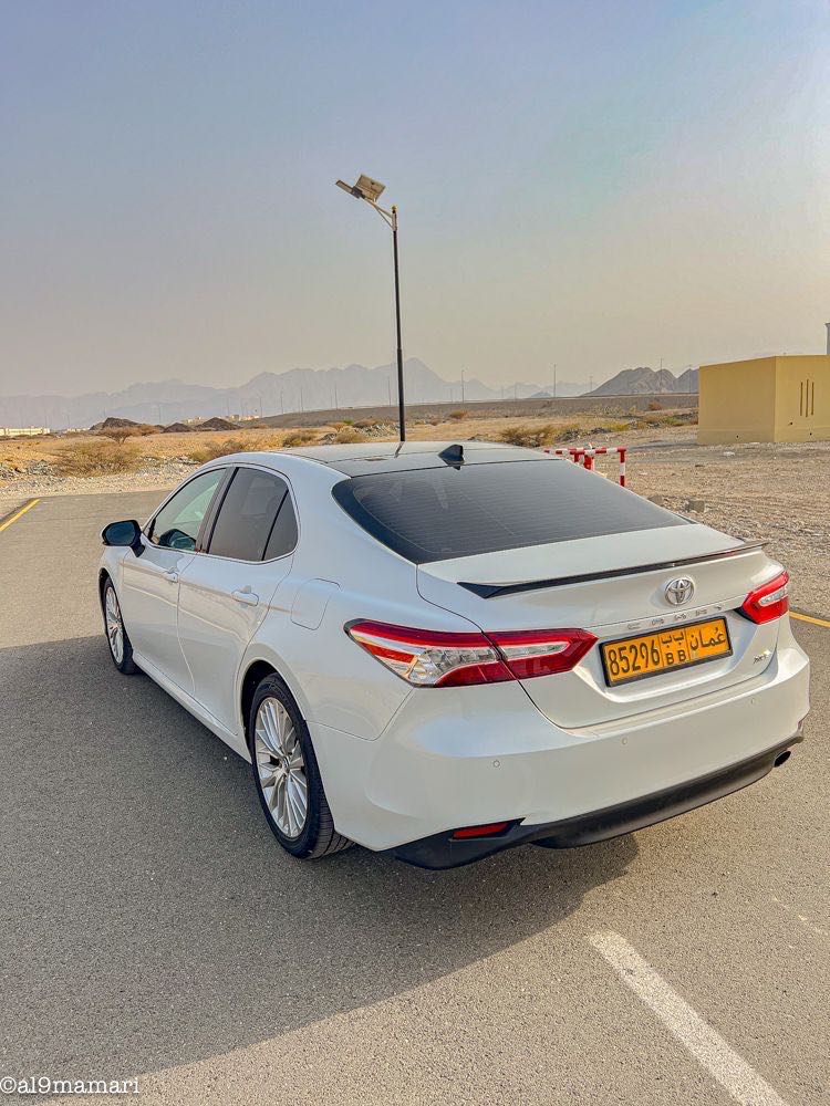 Car Image 2018 TOYOTA CAMRY XLE