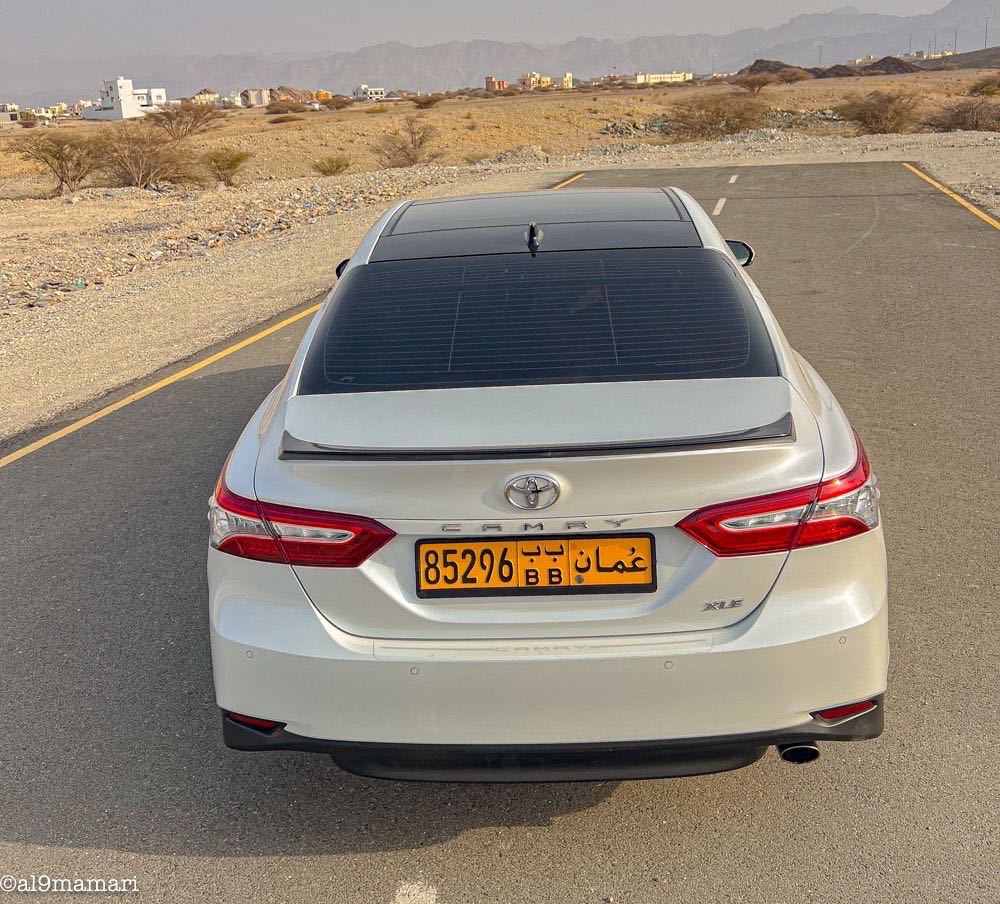 Car Image 2018 TOYOTA CAMRY XLE
