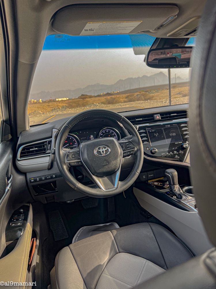 Car Image 2018 TOYOTA CAMRY XLE
