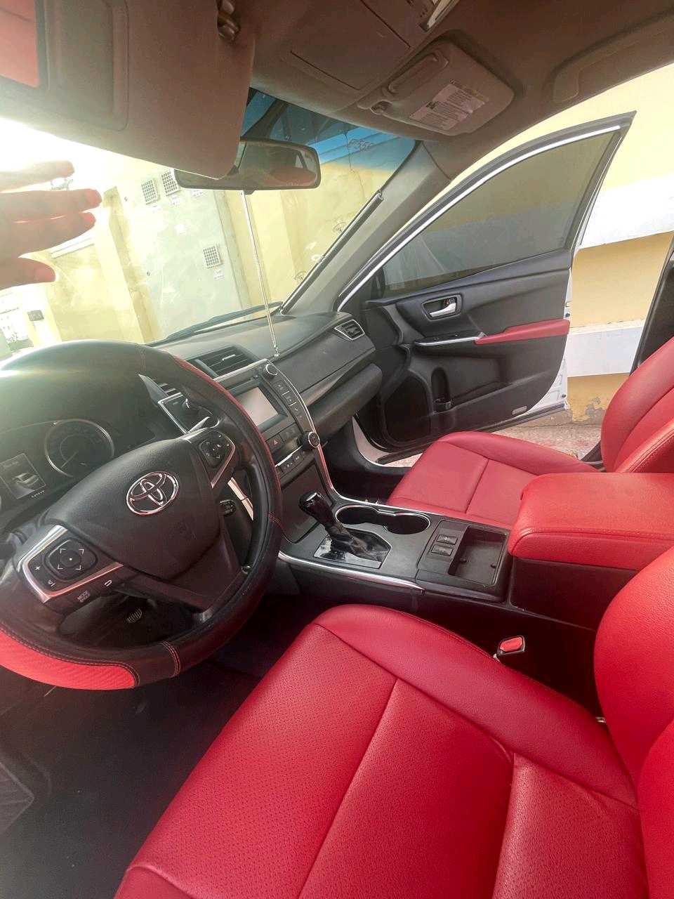 Car Image 2017 TOYOTA CAMRY GL