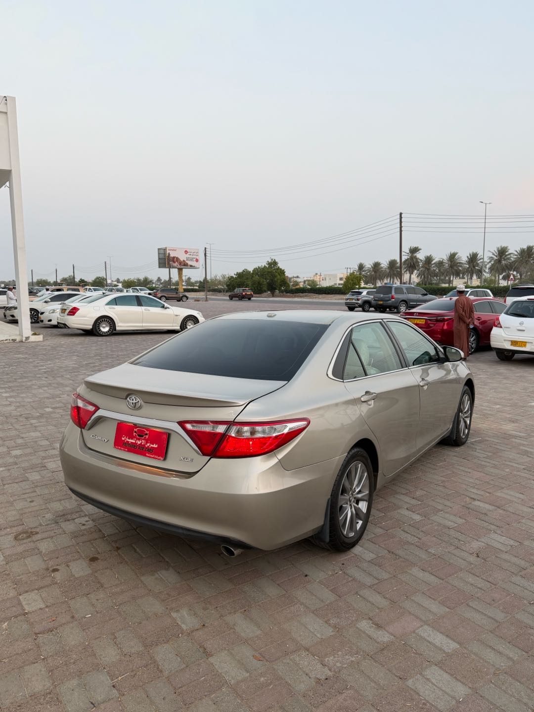 Car Image 2017 TOYOTA CAMRY XLE