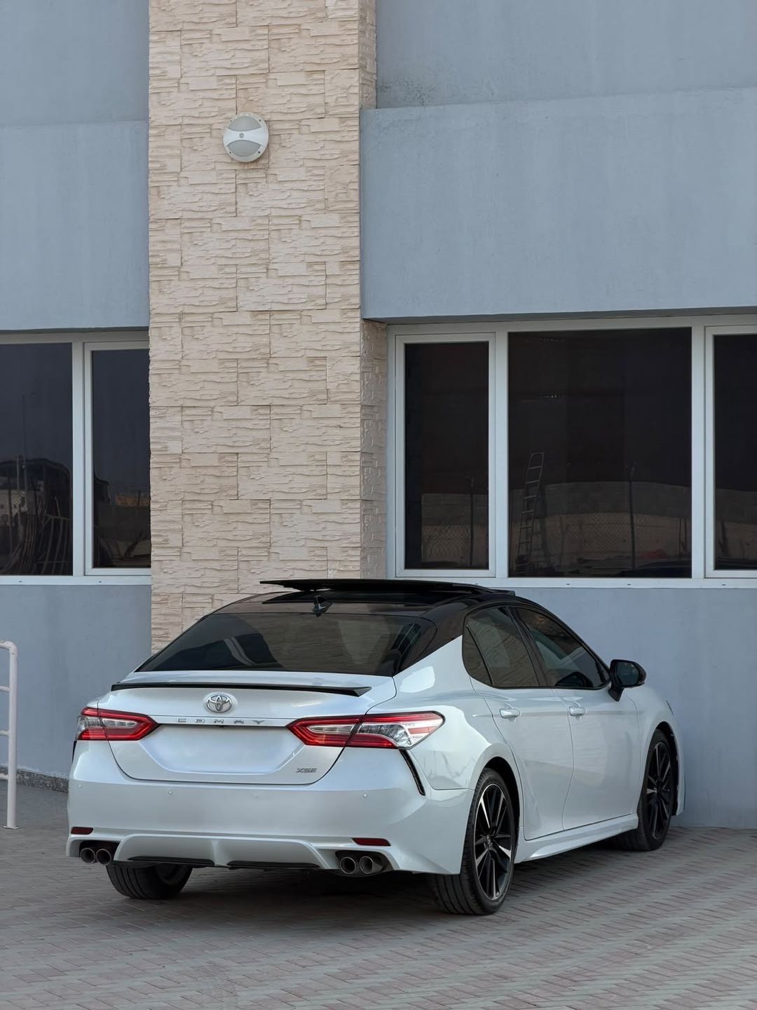 Car Image 2018 TOYOTA CAMRY XSE