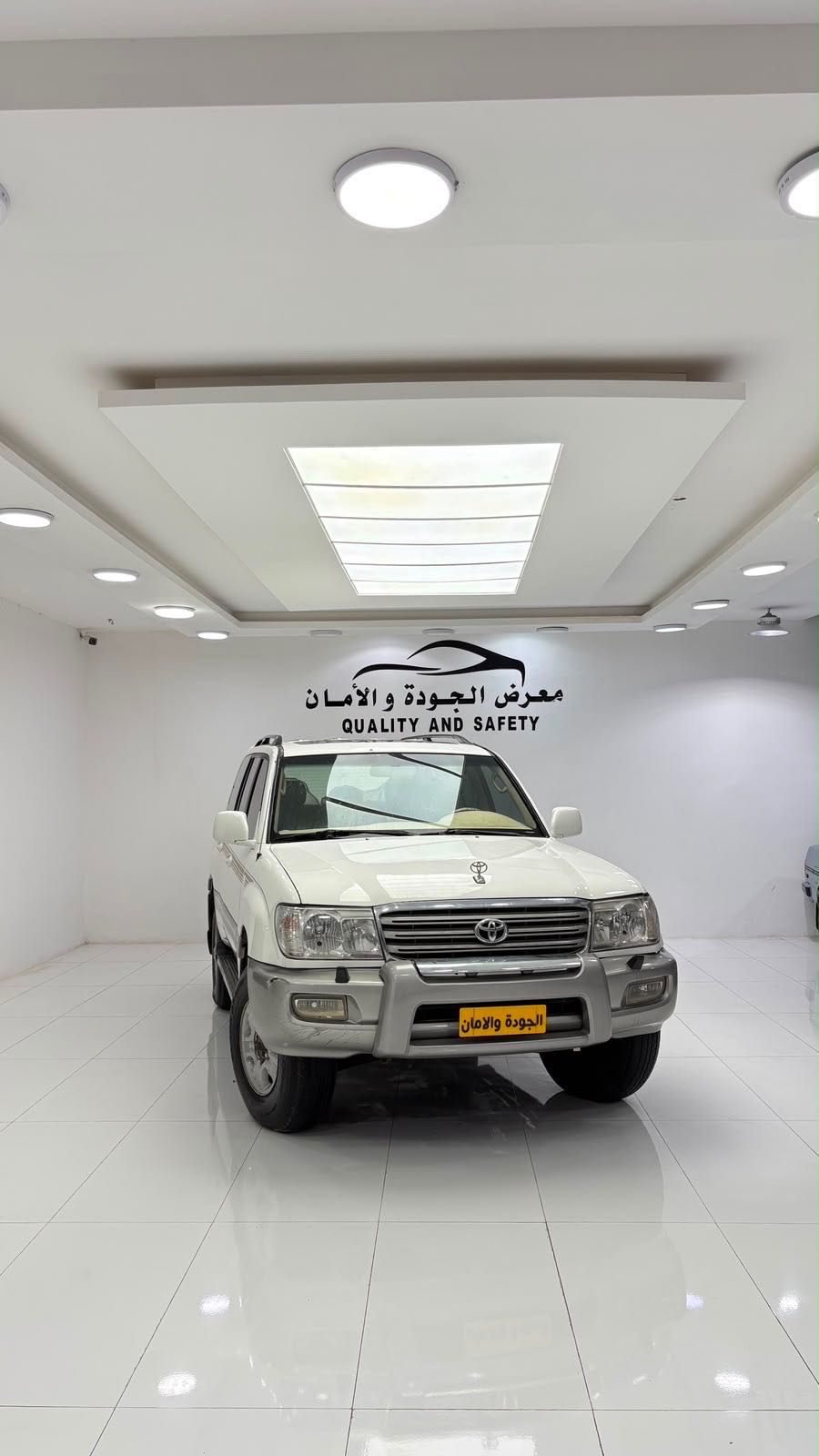 Car Image 1998 TOYOTA LAND CRUISER VX.R