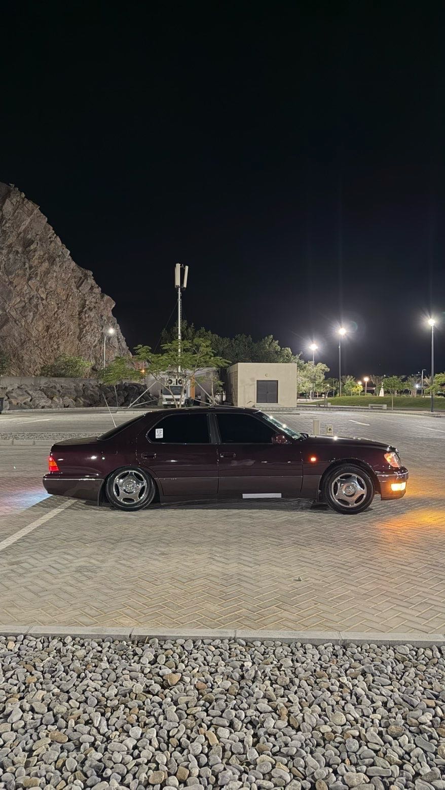 Car Image 1999 LEXUS LS 400
