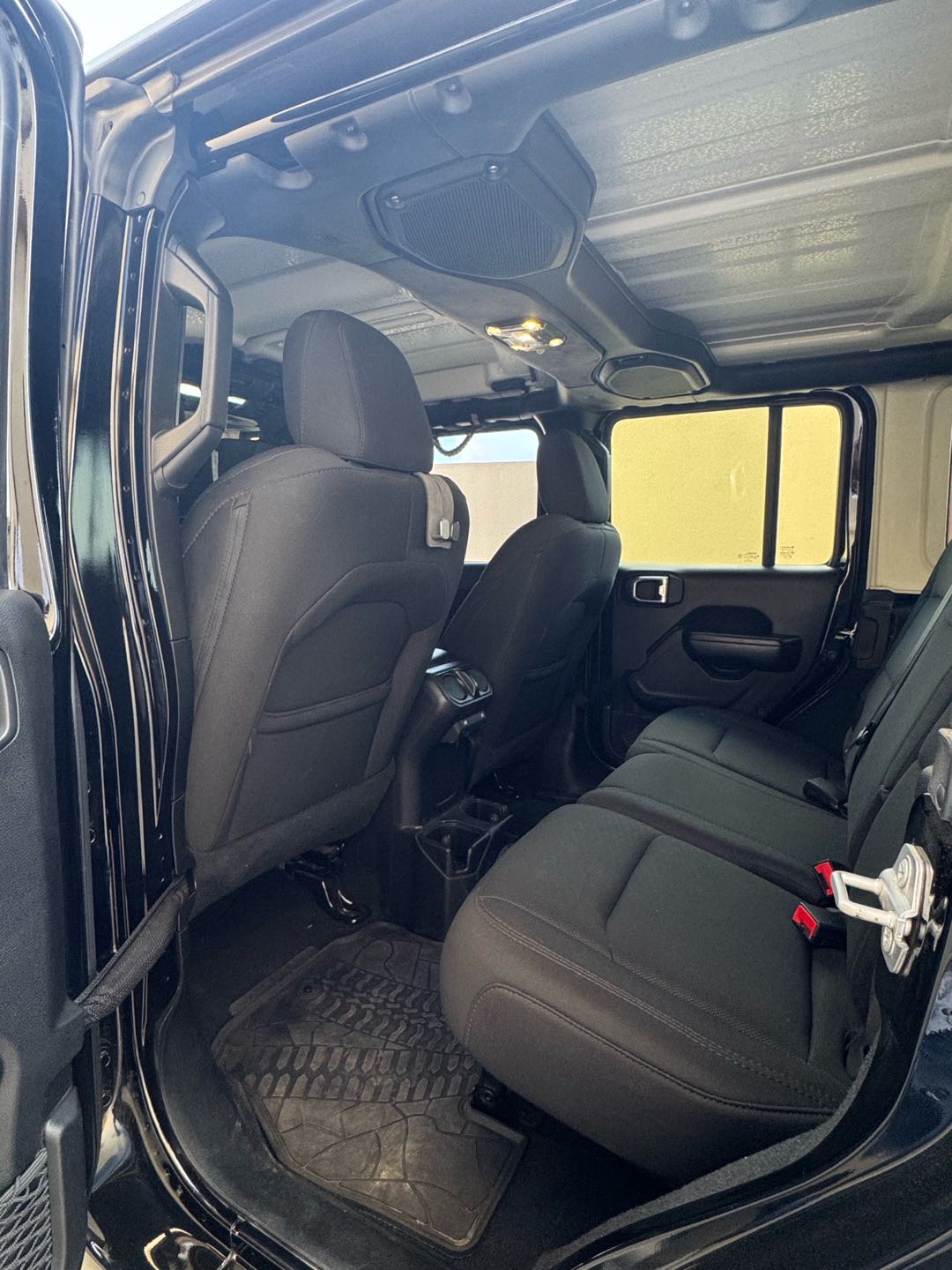 Car Image 2019 JEEP WRANGLER Sport