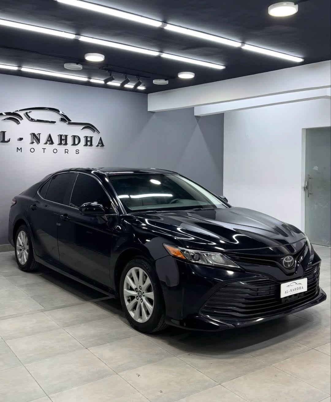 Car Image 2020 TOYOTA CAMRY LE