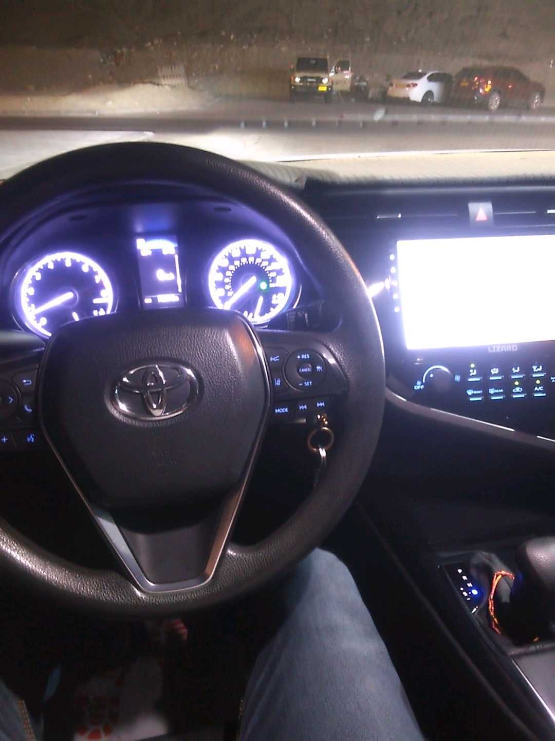 Car Image 2020 TOYOTA CAMRY LE