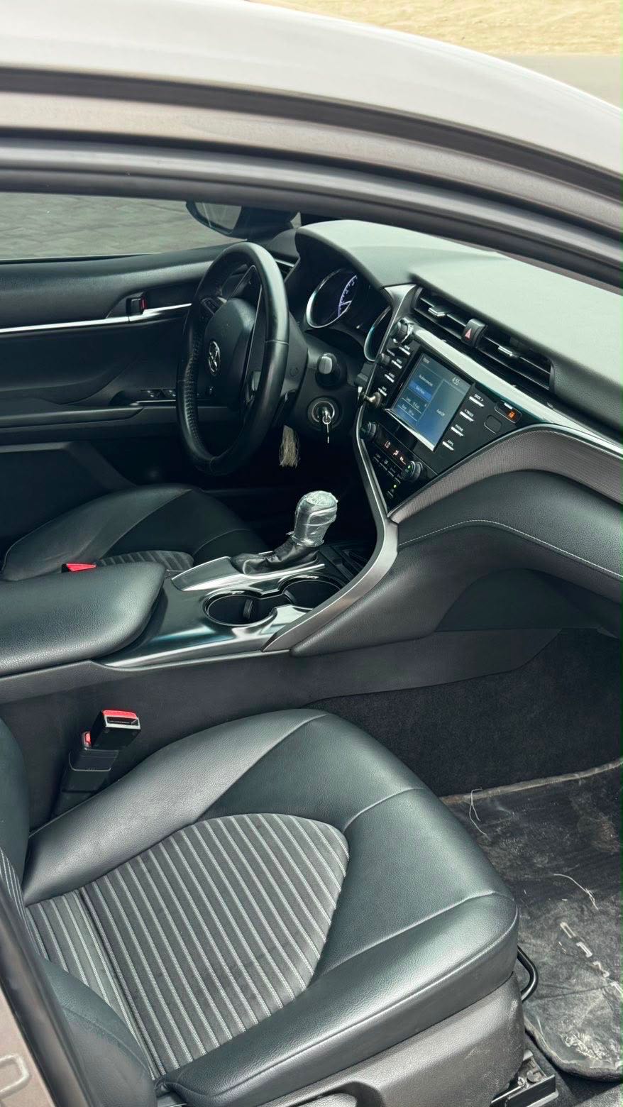Car Image 2018 TOYOTA CAMRY SE