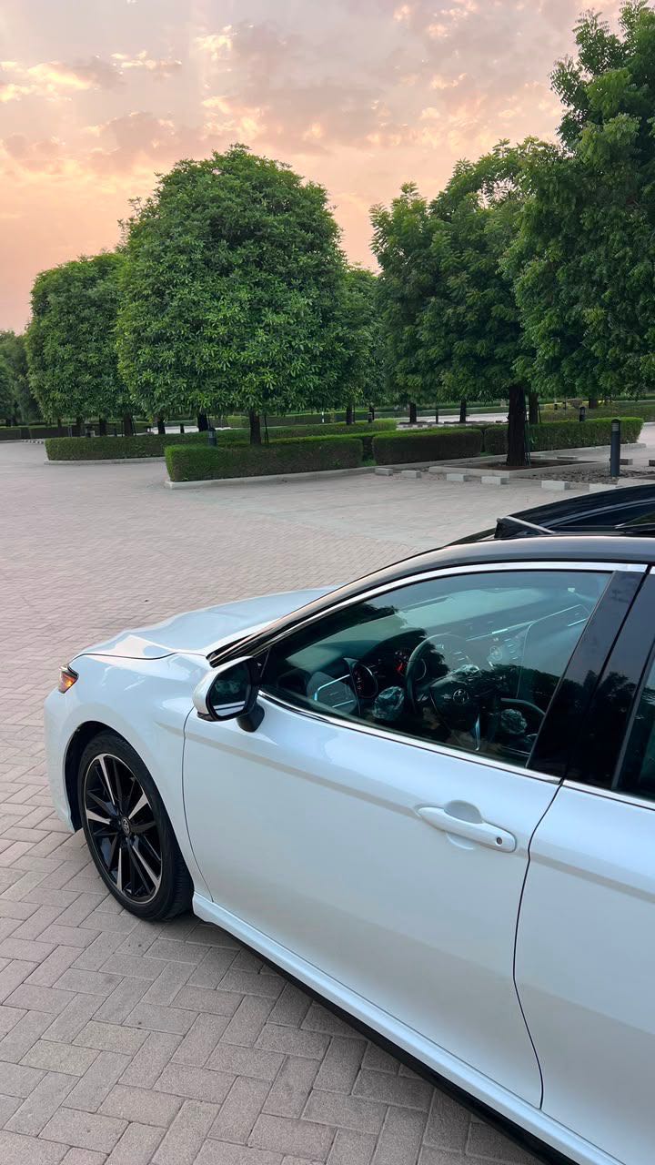 Car Image 2018 TOYOTA CAMRY XSE