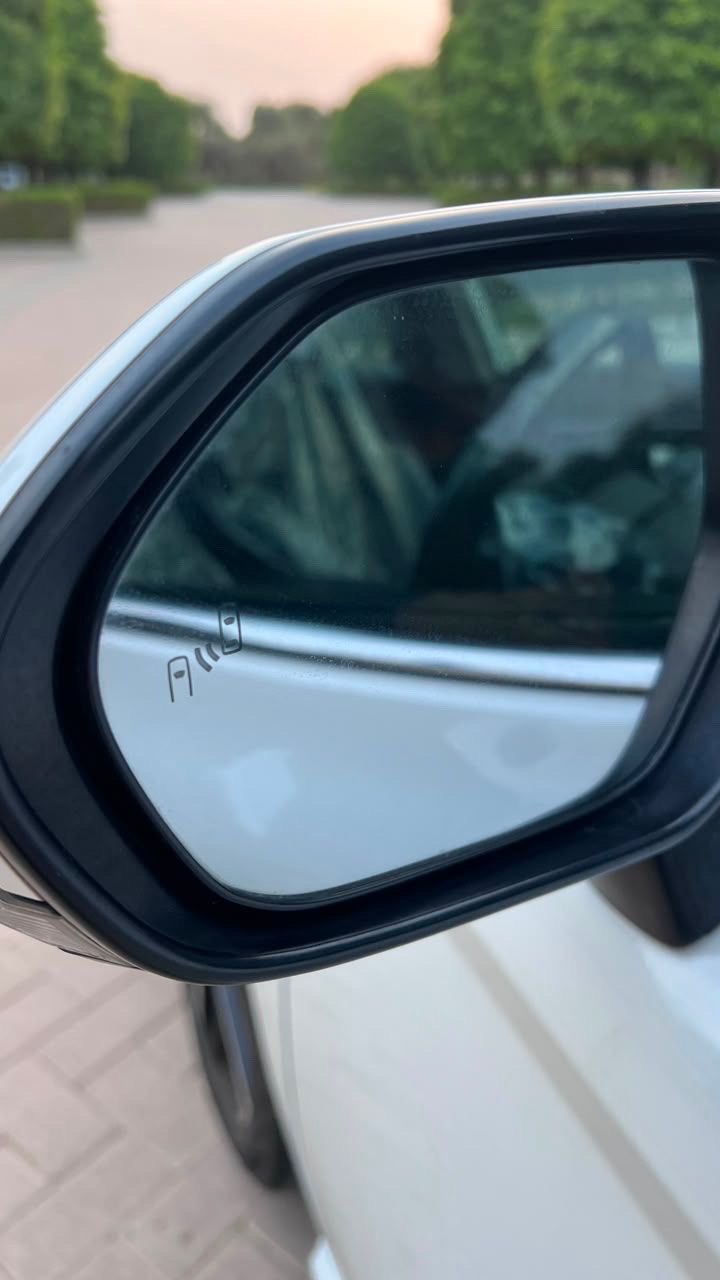 Car Image 2018 TOYOTA CAMRY XSE