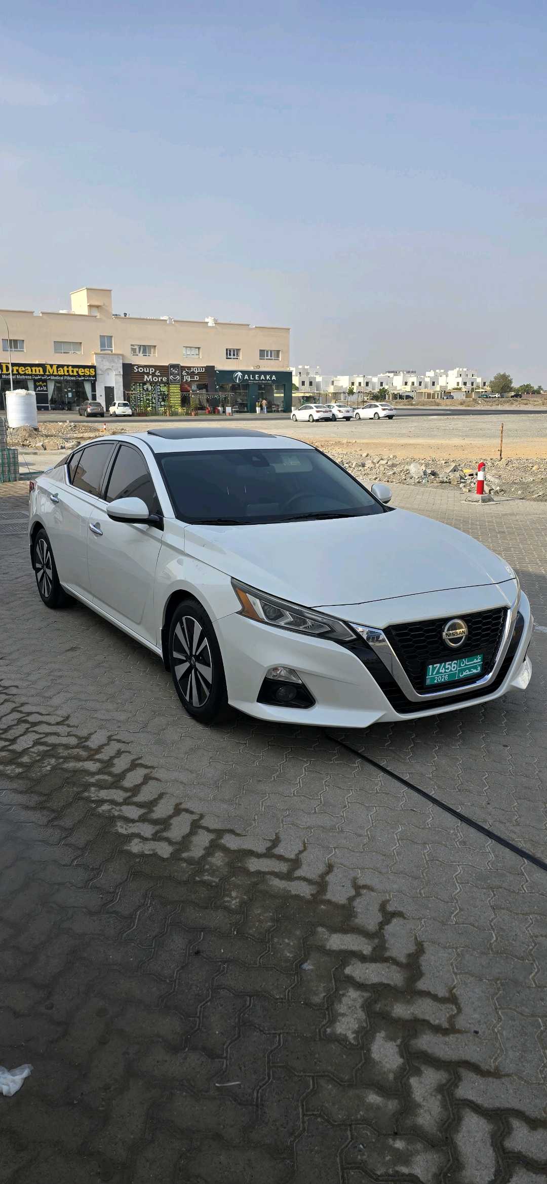 Car Image 2019 NISSAN ALTIMA SV