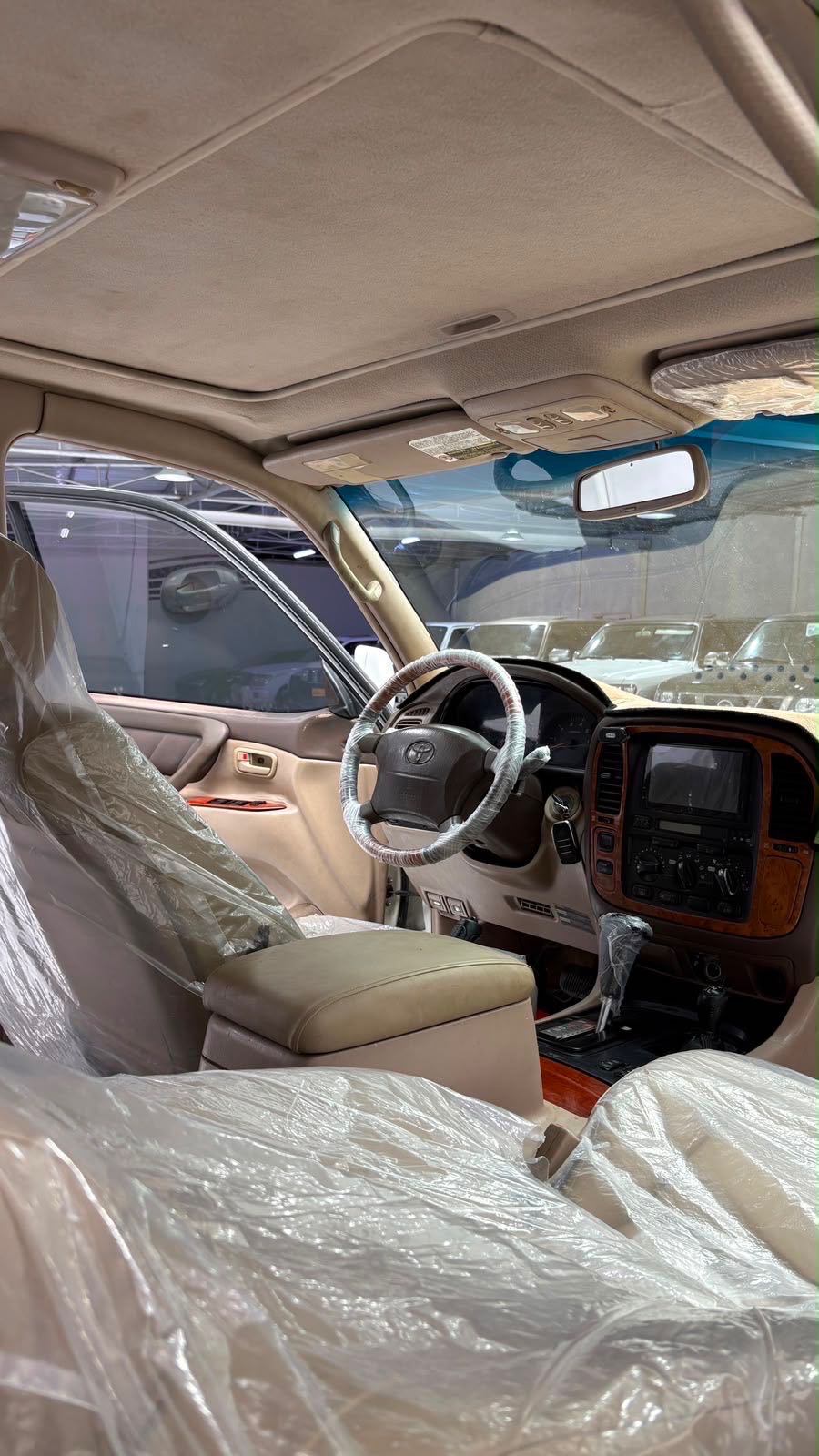 Car Image 1998 TOYOTA LAND CRUISER VX.R