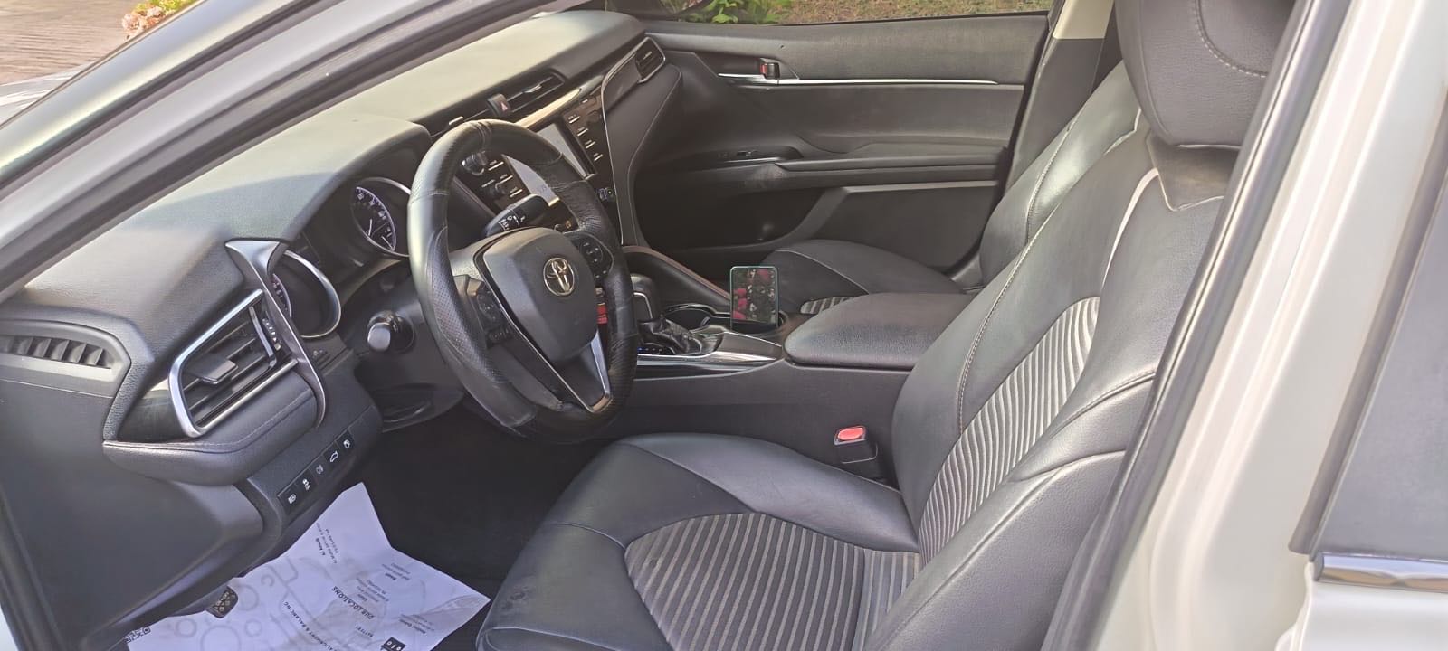 Car Image 2018 TOYOTA CAMRY SE