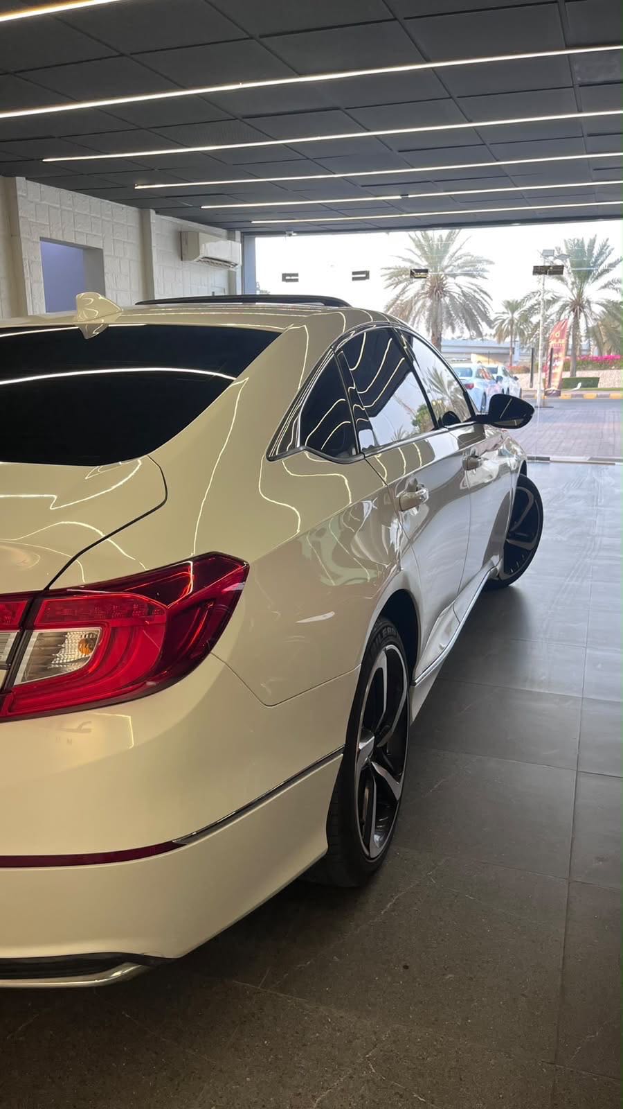 Car Image 2018 HONDA ACCORD EXL