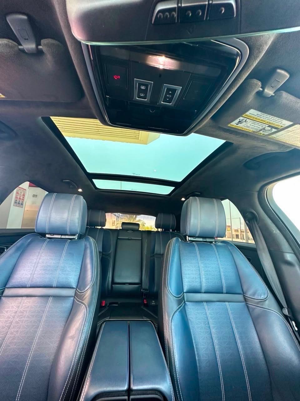 Car Image 2019 LAND ROVER VELAR 