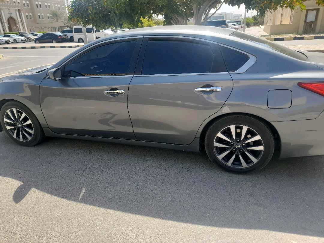 Car Image 2017 NISSAN ALTIMA SV