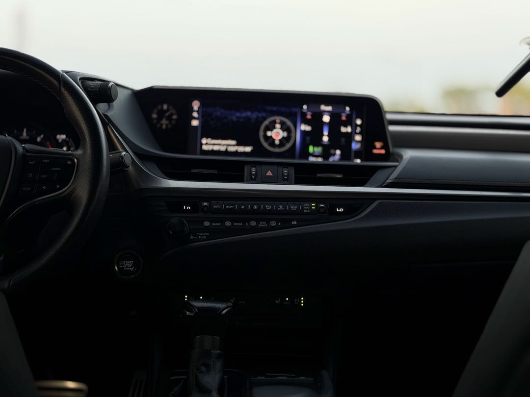 Car Image 2020 LEXUS ES F350