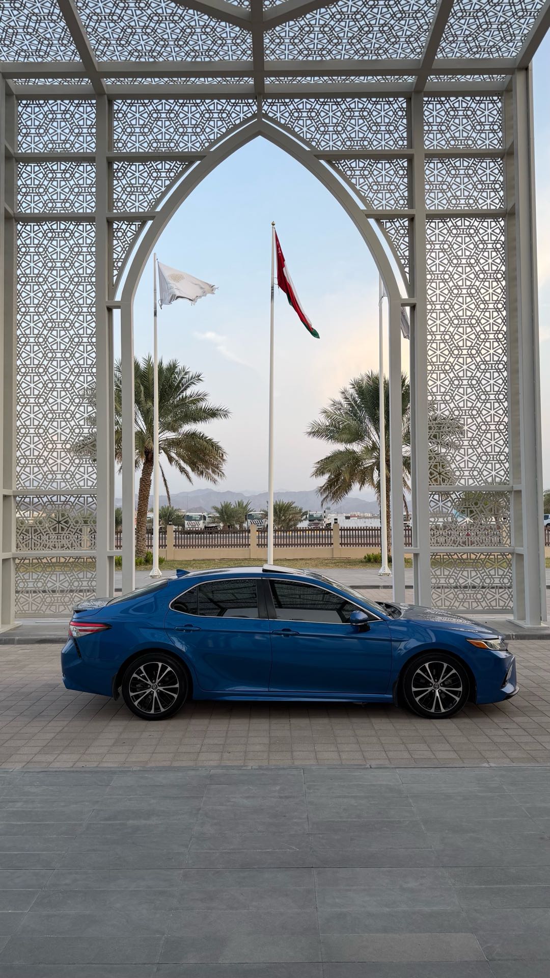 Car Image 2018 TOYOTA CAMRY SE