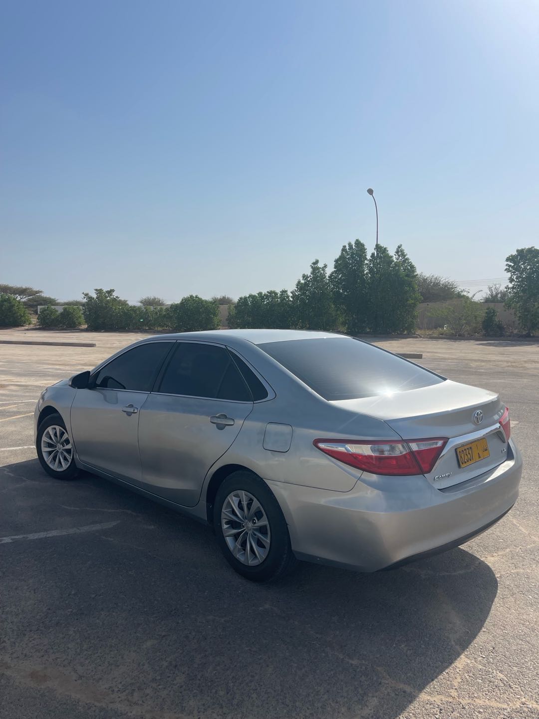 Car Image 2017 TOYOTA CAMRY LE