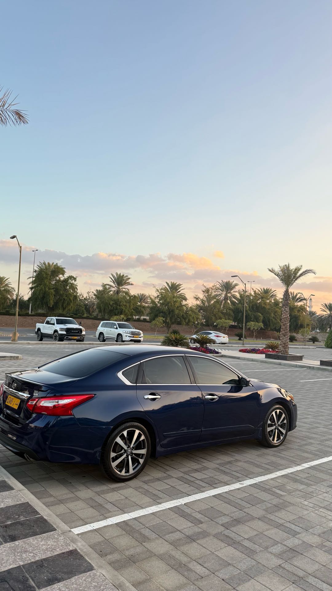 Car Image 2016 NISSAN ALTIMA SR