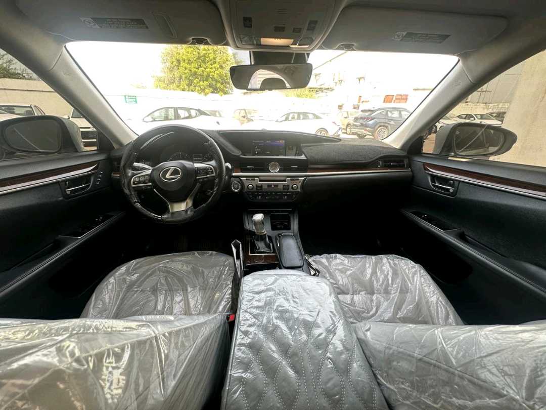 Car Image 2017 LEXUS ES 350