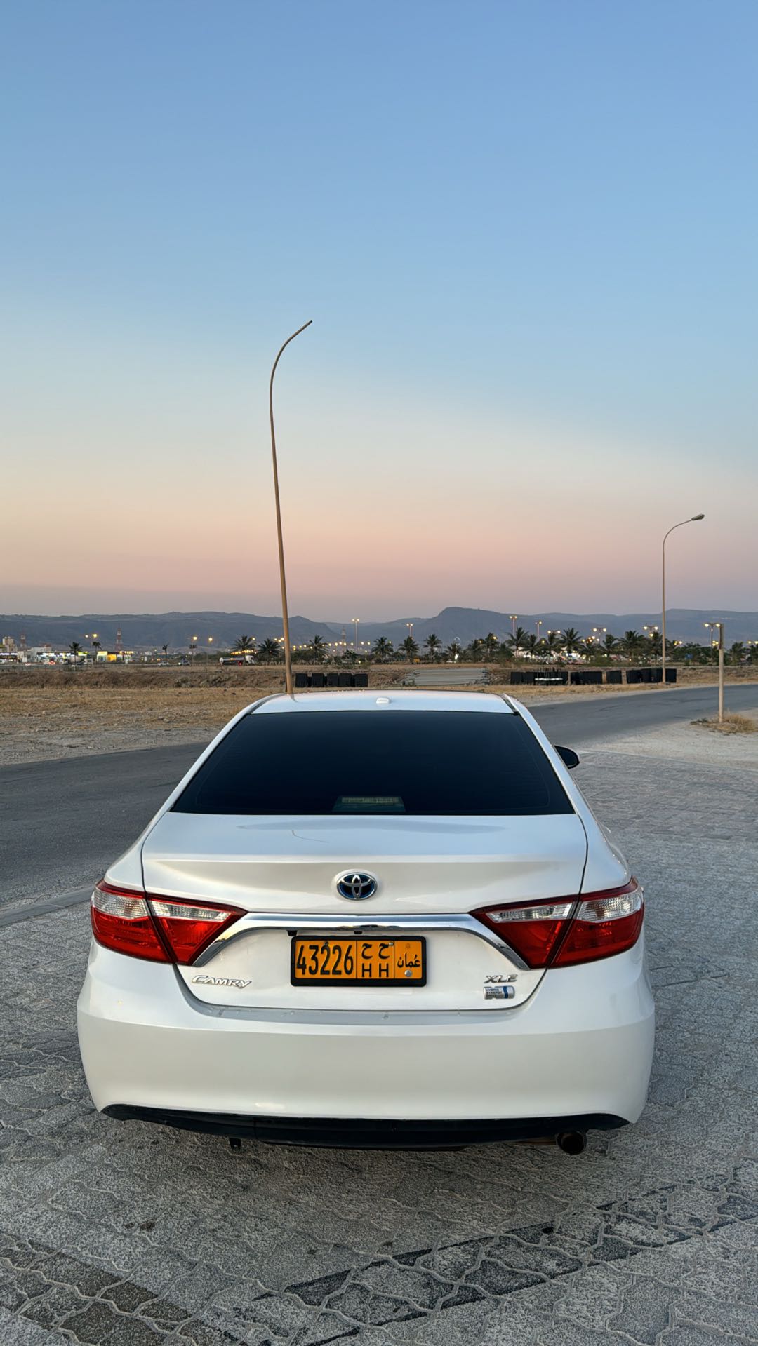 Car Image 2017 TOYOTA CAMRY XLE