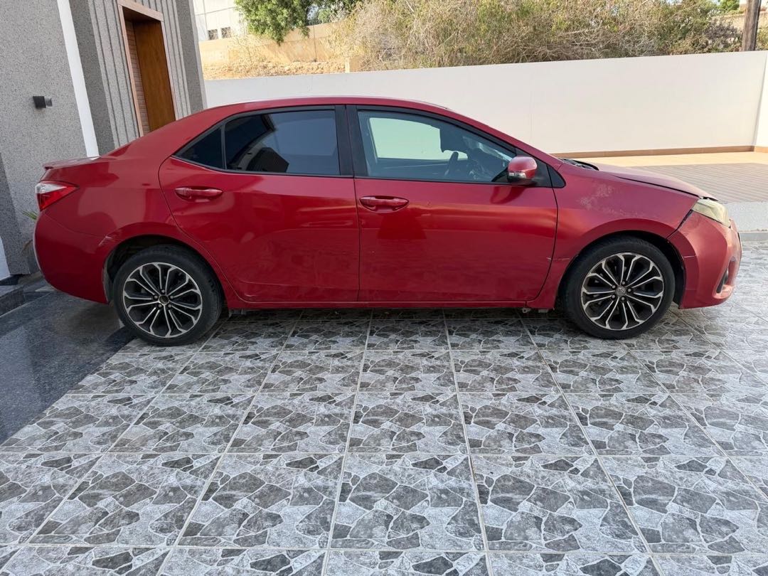 Car Image 2015 TOYOTA COROLLA S