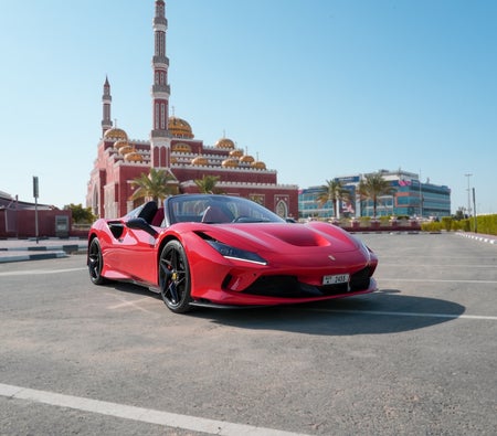 فيراري F8 2021