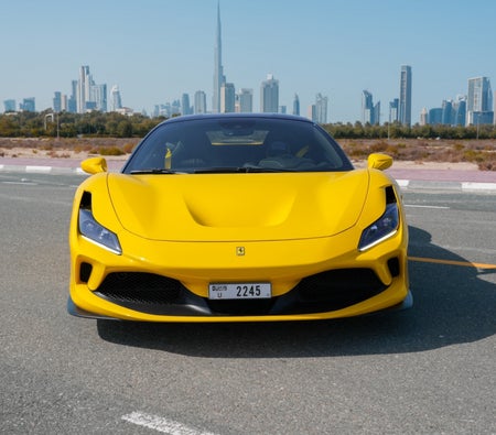 فيراري F8 2022