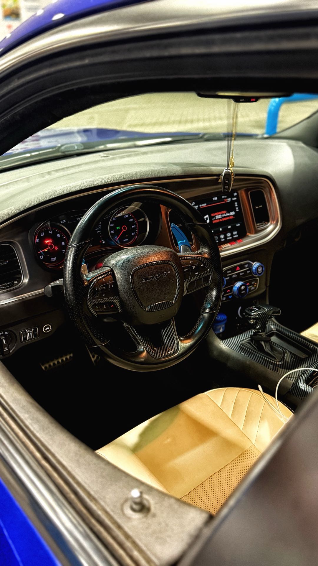Car Image 2020 DODGE CHARGER R/T