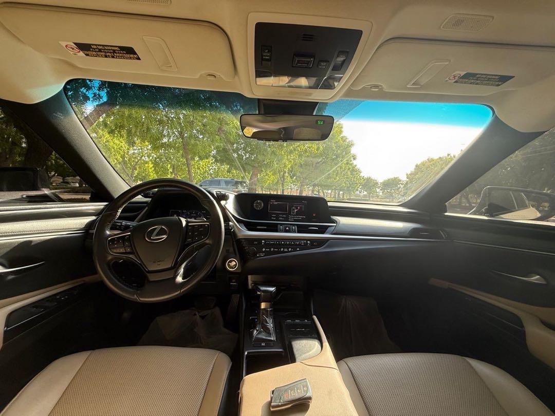 Car Image 2019 LEXUS ES 350