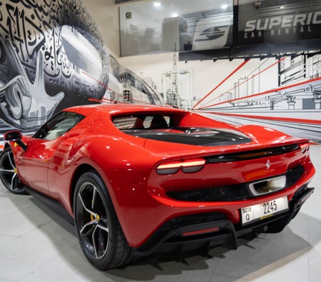 فيراري 296 GTS 2023