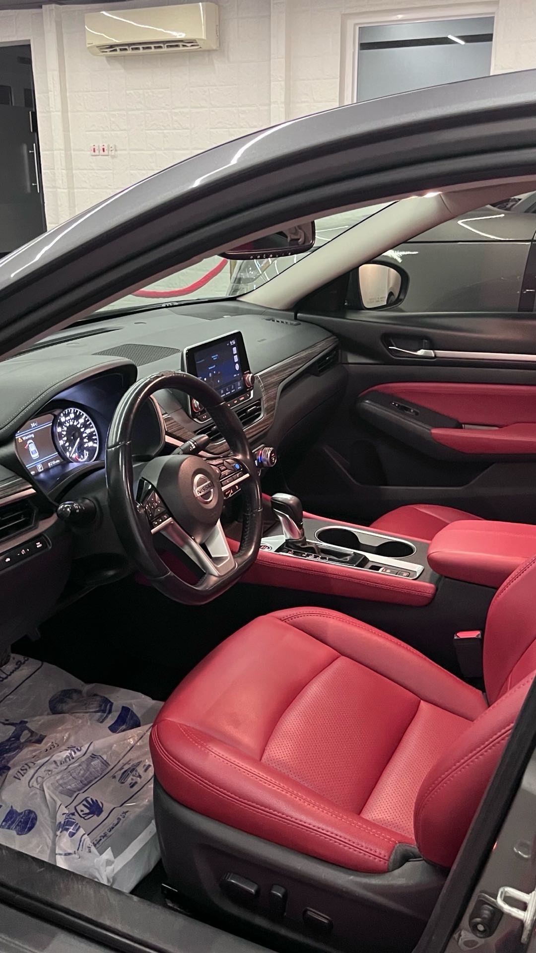 Car Image 2019 NISSAN ALTIMA SR