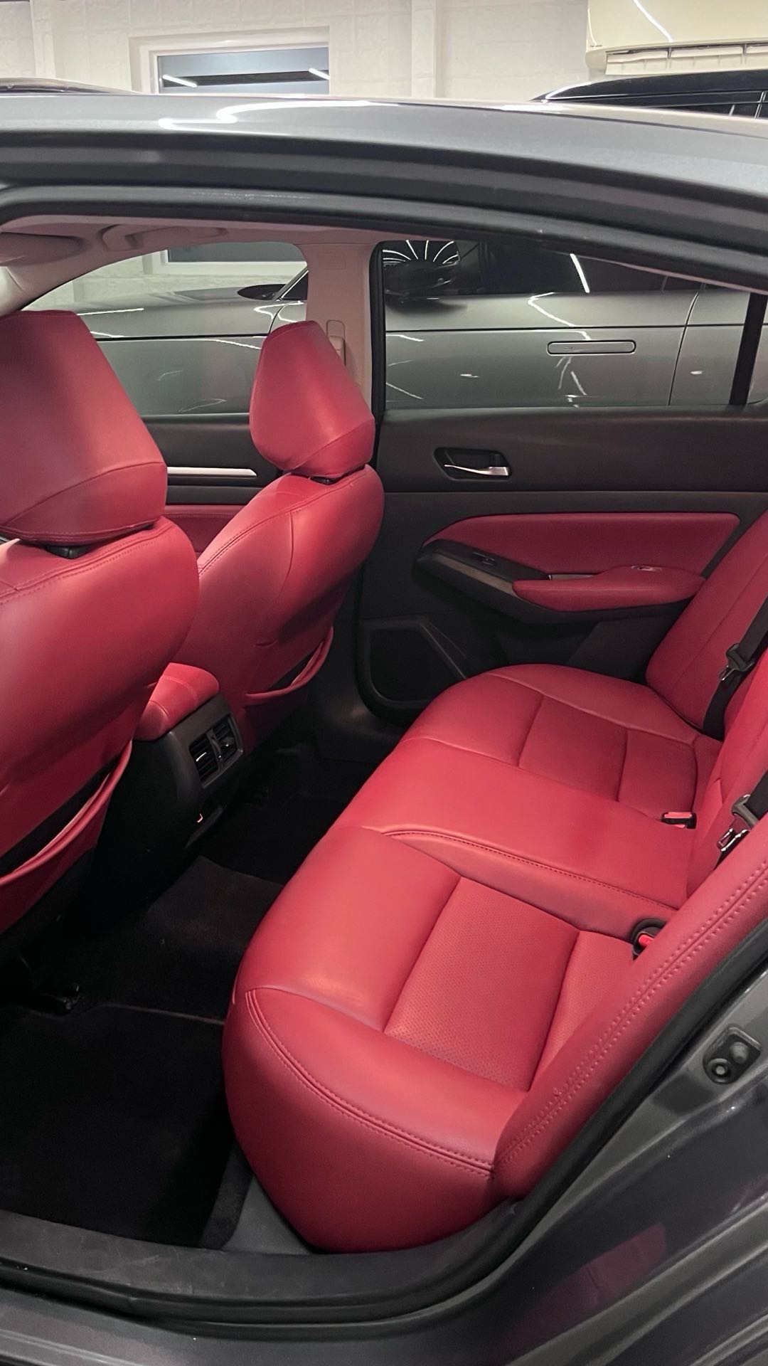 Car Image 2019 NISSAN ALTIMA SR