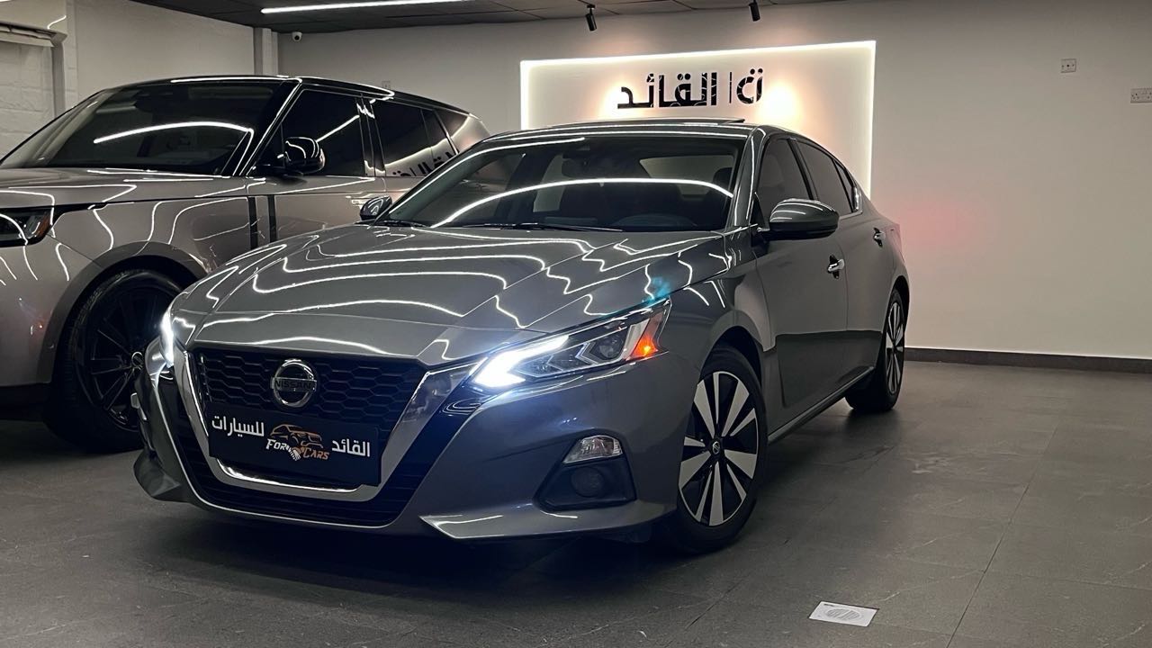 Car Image 2019 NISSAN ALTIMA SR