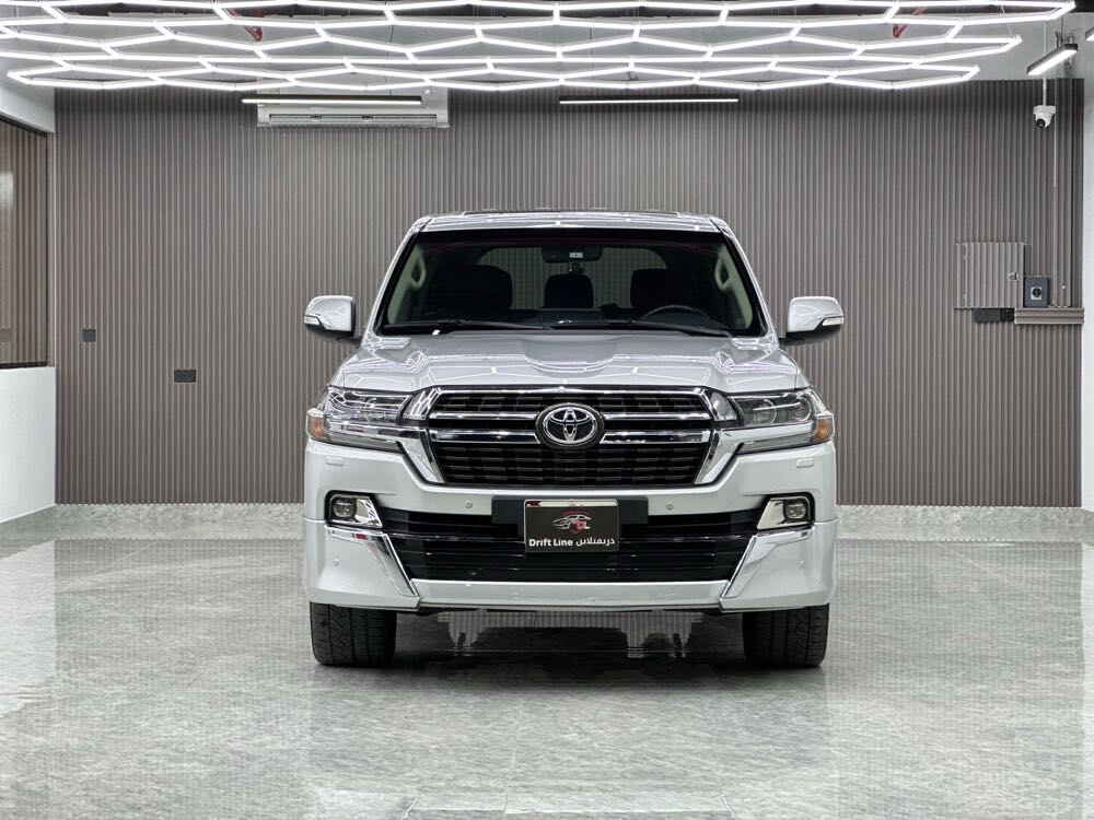 Car Image 2019 TOYOTA LAND CRUISER GX.R