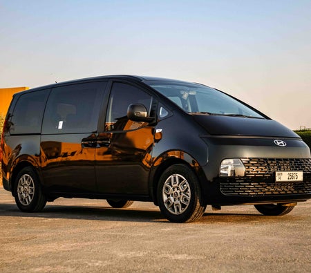 HYUNDAI STARIA 2025