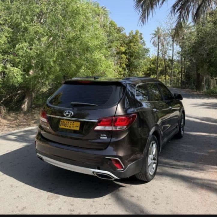 Car Image 2017 HYUNDAI SANTA FE 