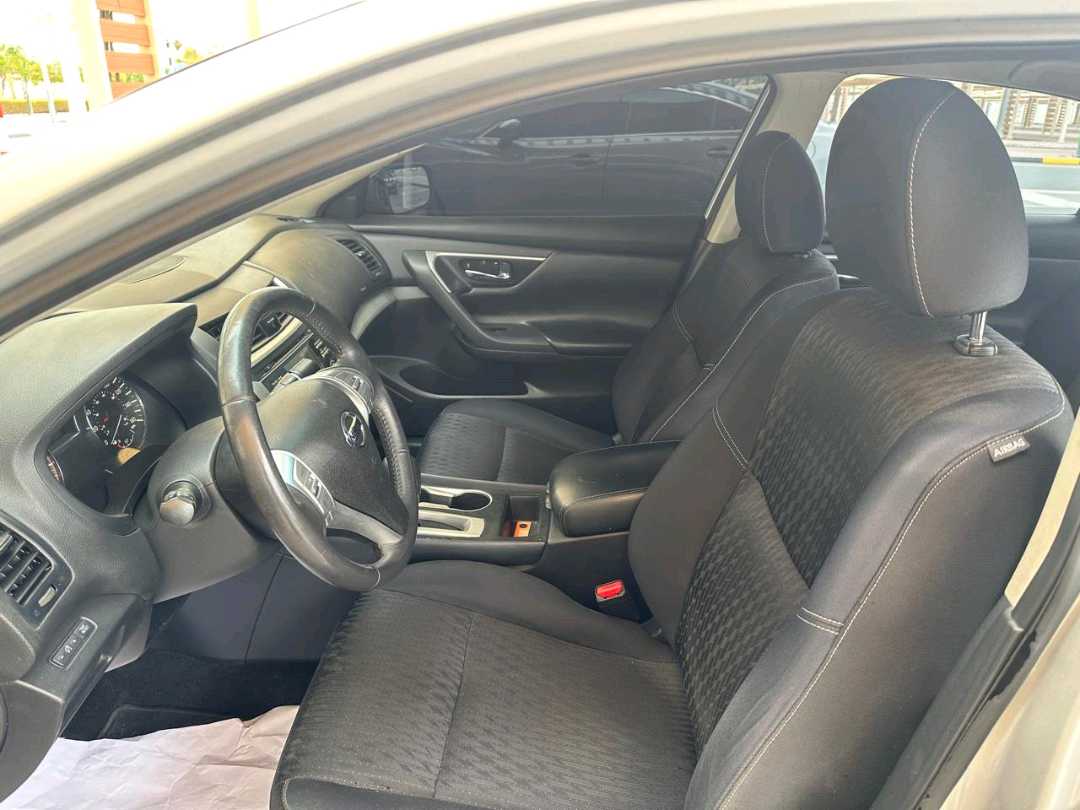 Car Image 2017 NISSAN ALTIMA SV