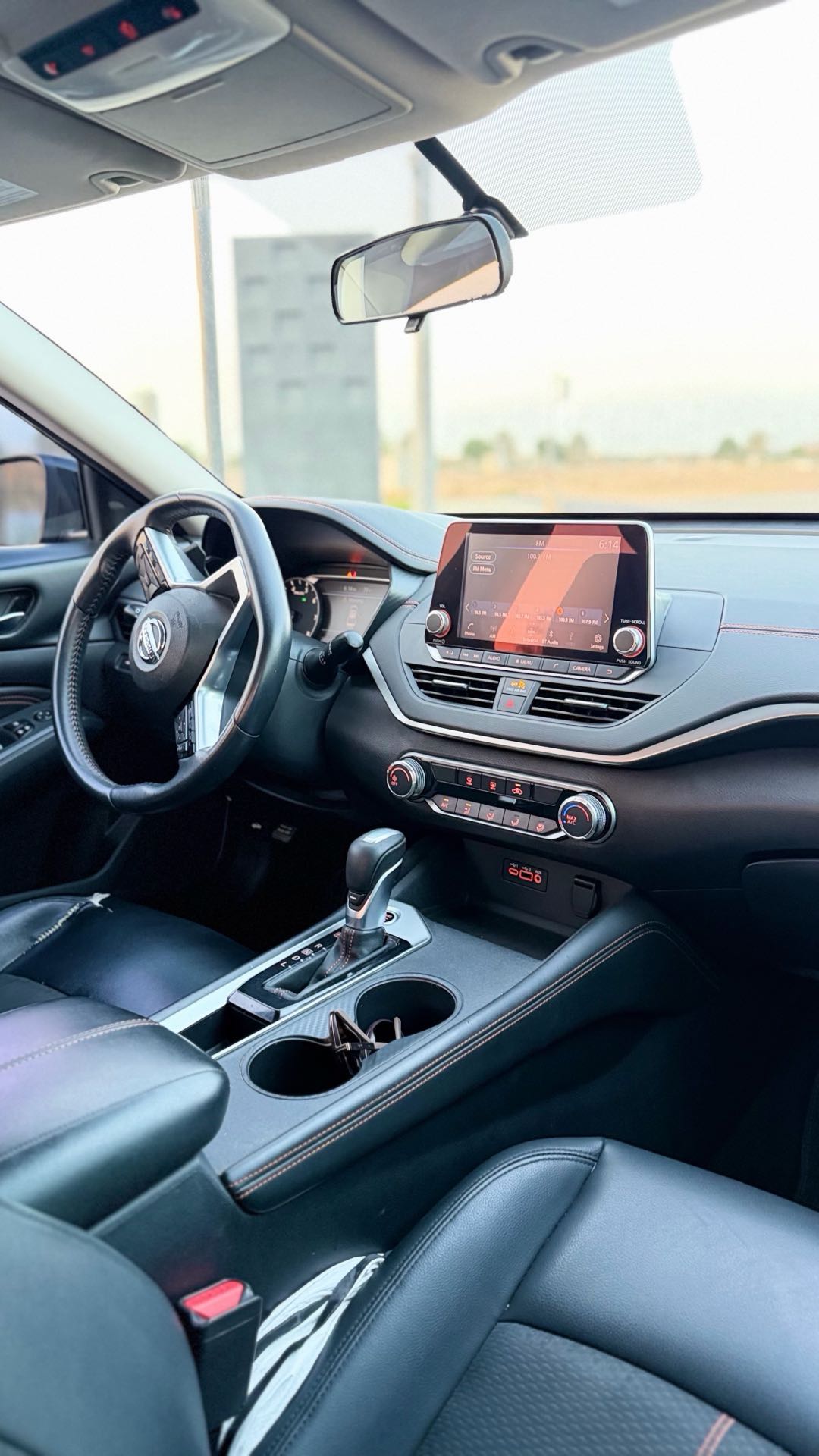 Car Image 2019 NISSAN ALTIMA SR