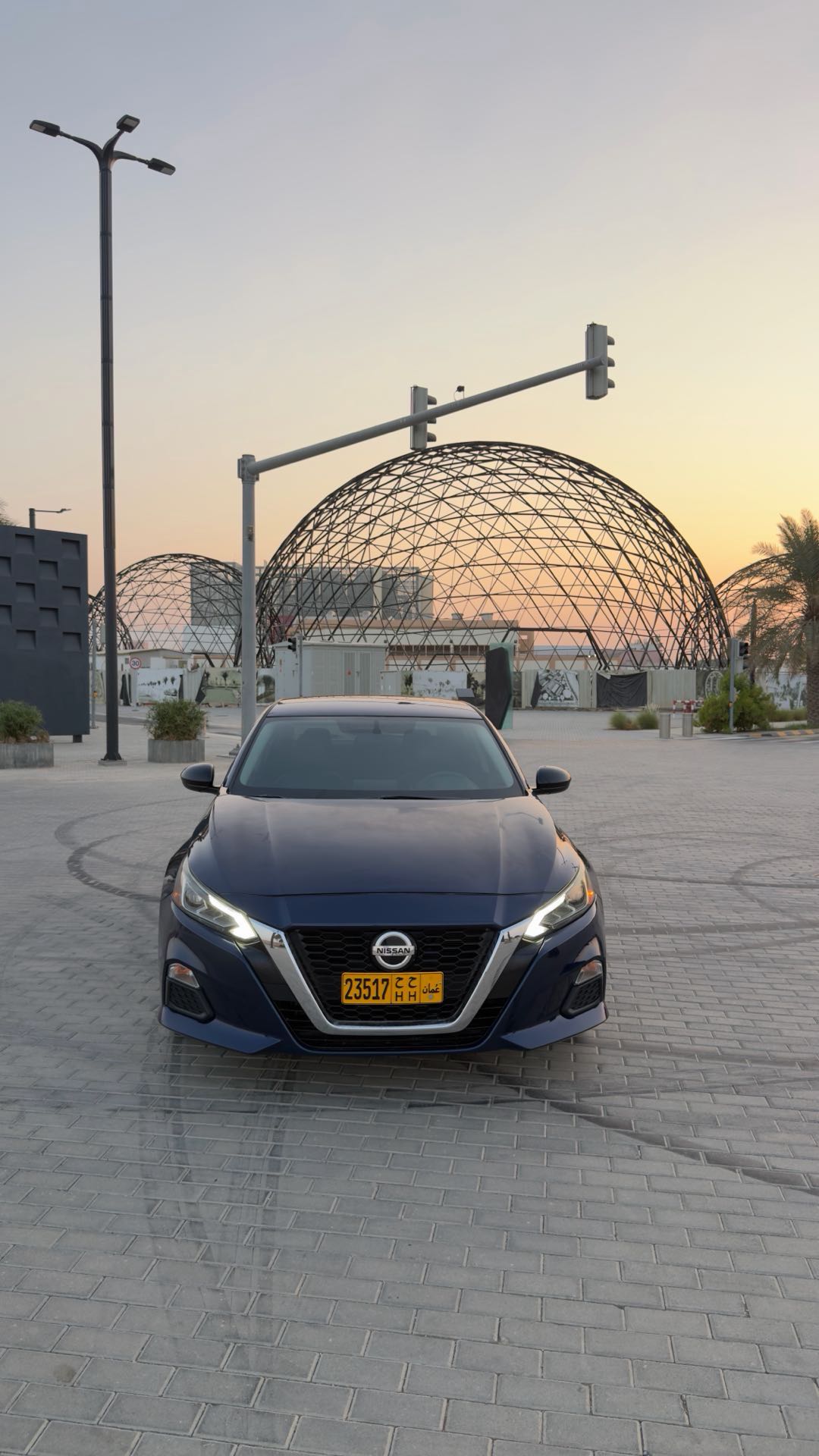 Car Image 2019 NISSAN ALTIMA SR